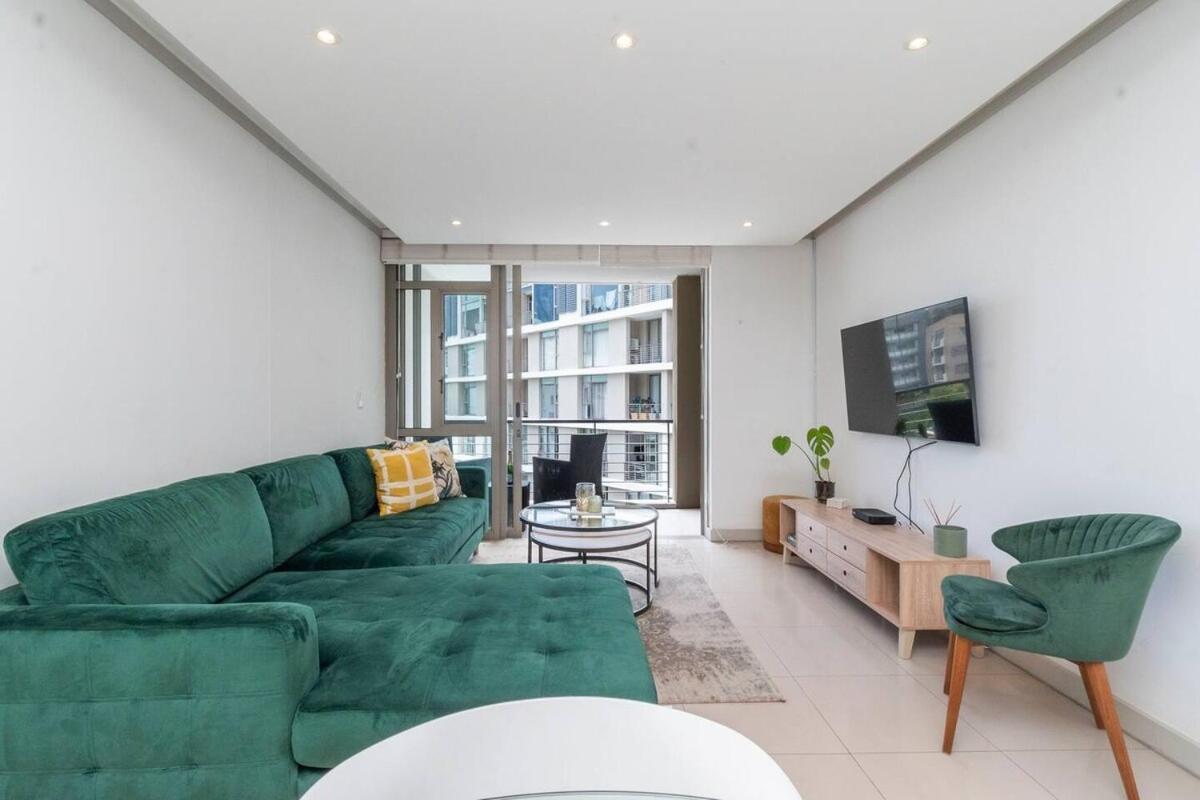 Lovely 2 Bed In Claremont Apartment Cape Town