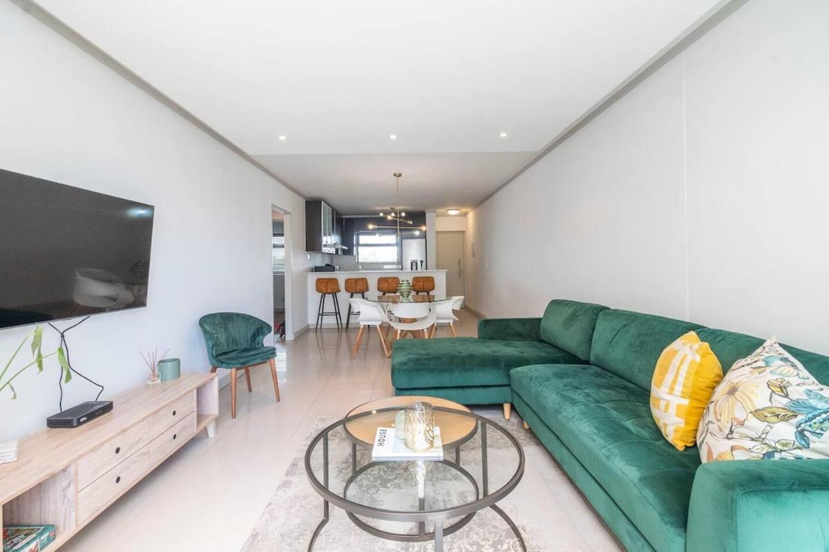 Lovely 2 Bed In Claremont Cape Town